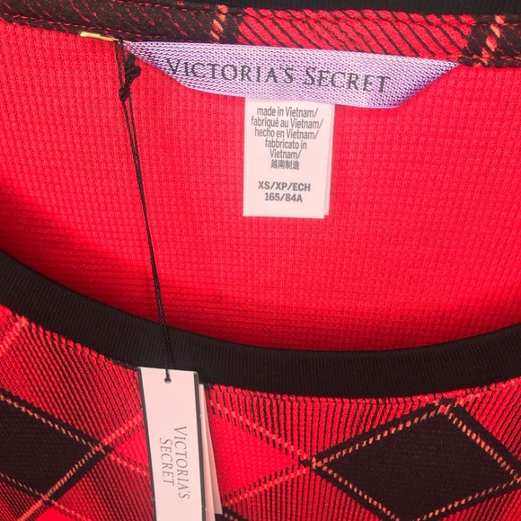 SOLD Victoria’s Secret Long sleeve top - Picture 4 of 6